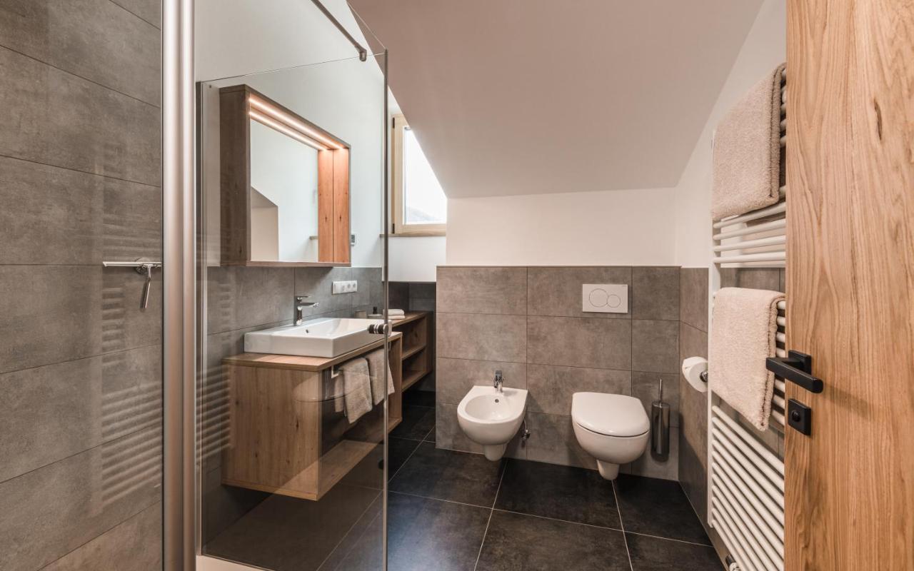 Biohof Untergroeber Apartment Braies  Exterior photo
