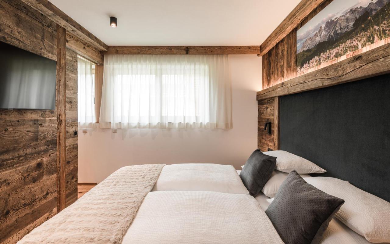 Biohof Untergroeber Apartment Braies  Exterior photo